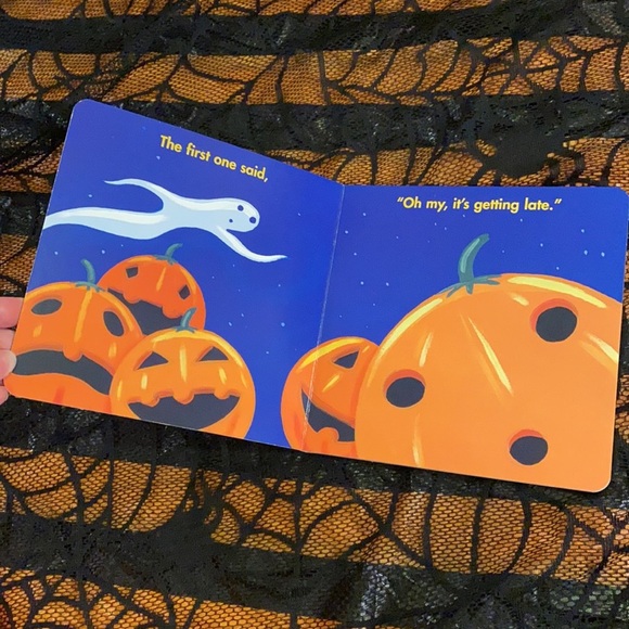 Five Little Pumpkins kids book by Dan Yaccarino hardback halloween & 🎃 notepad​ - Picture 7 of 16